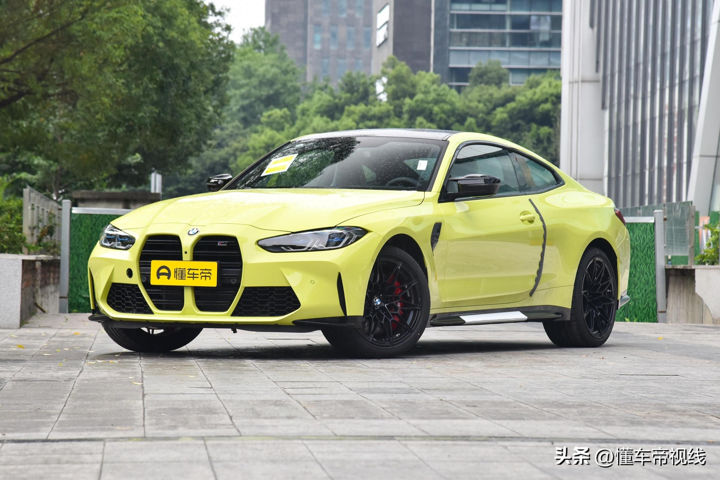 新车 | 89.39万起,2023款宝马M4双门轿跑到店,换双联屏/3.5秒破百