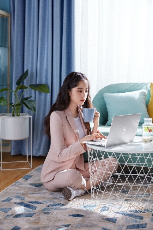 艺术与生活的完美结合，惠普ENVY Wood木纹轻薄本评测