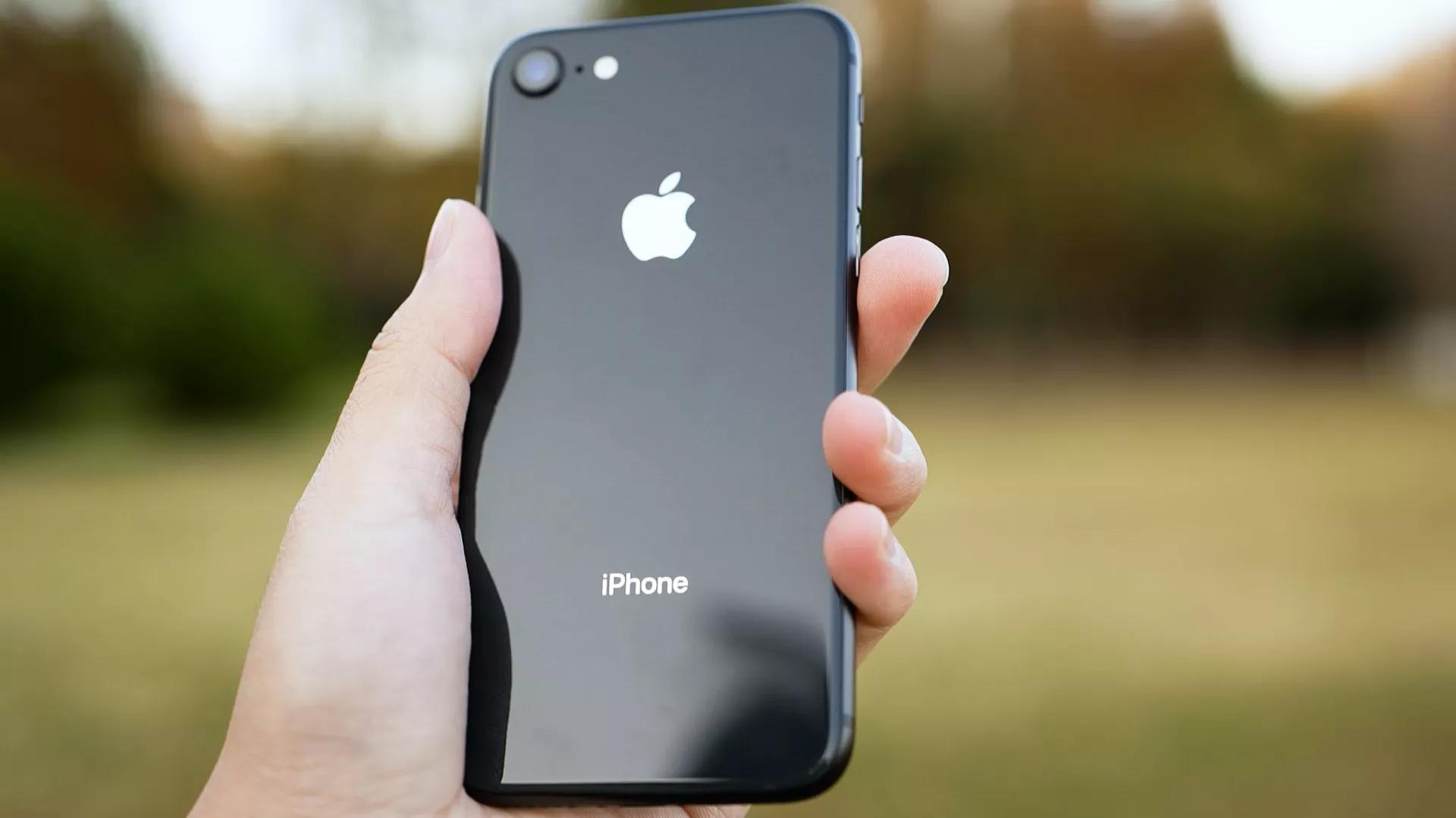 4年前的性能小钢炮：iPhone8还能再战吗？