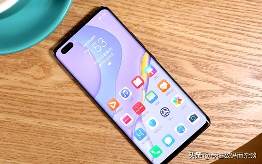华为Nova 7对比Nova 7 Pro，除了屏幕和价格，还有几点不同很隐蔽