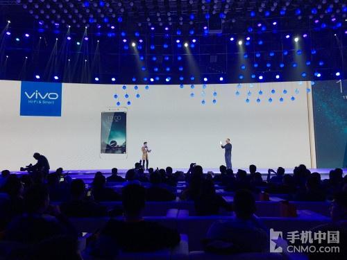 4GB运存/闪充/急速指纹 vivo X6发布