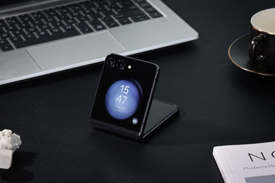 三星Galaxy Z Flip5评测 更大外屏带来更加完善的体验