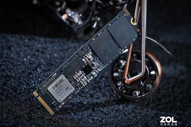 别贪速度快!SSD选什么接口更适合你?