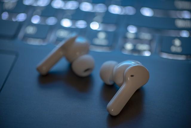 2023年值得学生党入手的5款百元平价蓝牙耳机