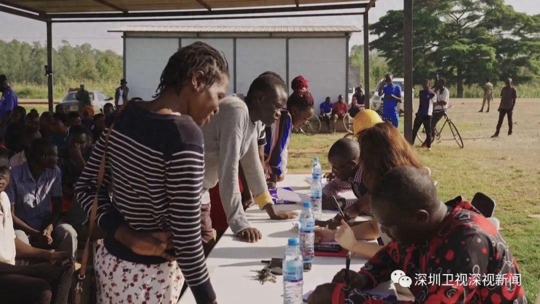 从“卖手机”到“造手机”，看小屏幕的“非”速发展丨先行故事汇