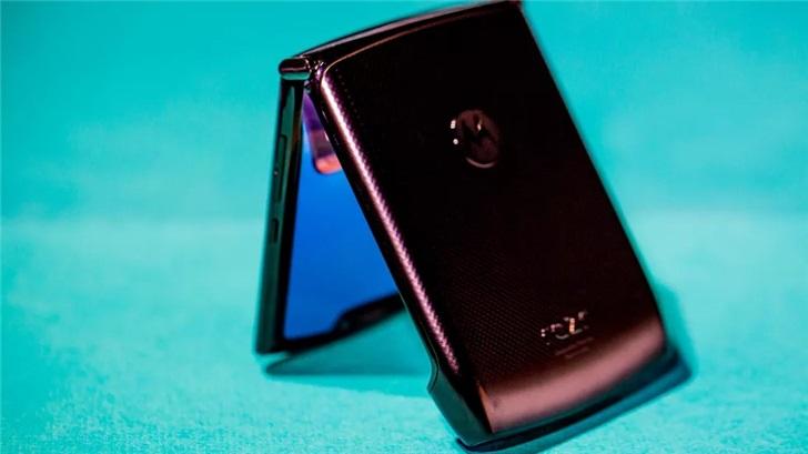 摩托罗拉RAZR可折叠手机正式发布：经典翻盖式设计，约10525元