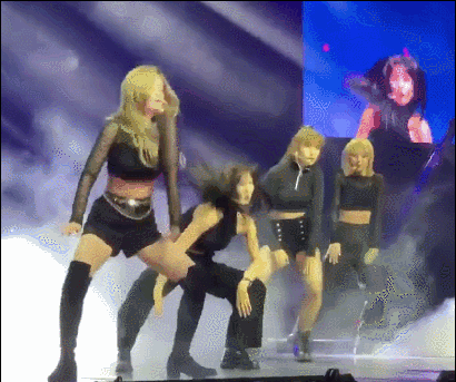 意外不，JYP女团cover泰民《MOVE》造成舞台轰动？
