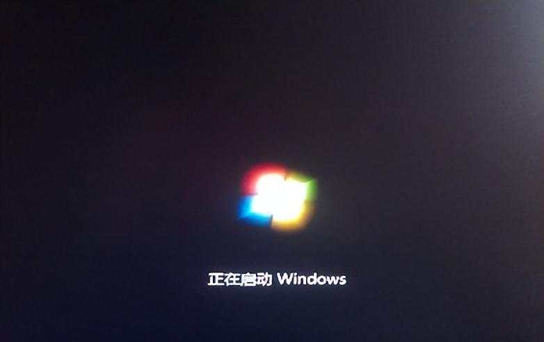 win7系统关机后自动重启怎么回事（win7怎样打开注册表编辑器）