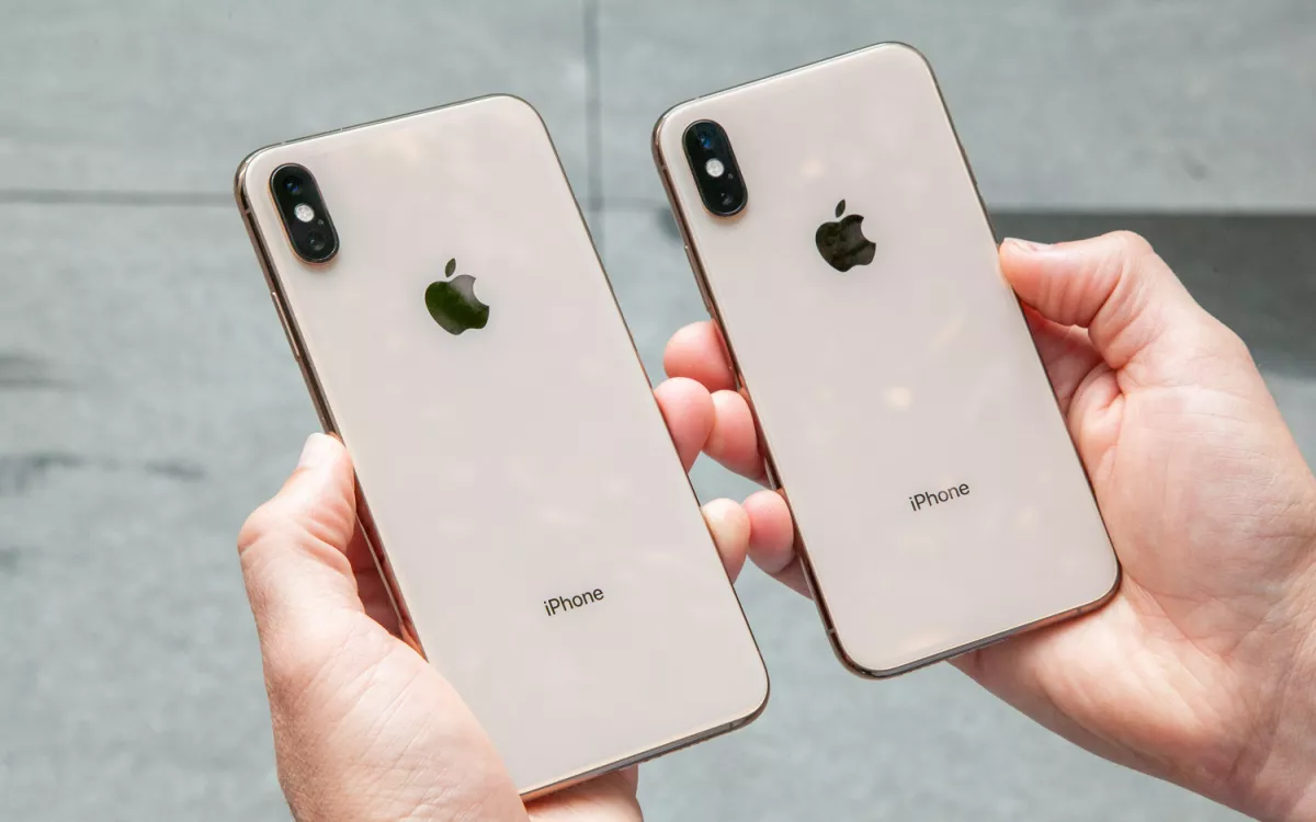 瑞思拜iPhone Xs！5.8英寸小屏真心怀念，可惜性能带不动新iOS