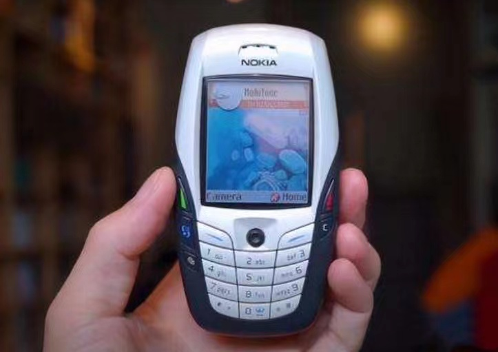 新诺基亚6600再曝:3.6英寸+屏下相机,这才是经典的“胖6”