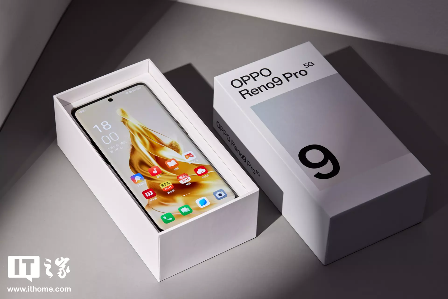 拿手感最毒的美机，拍身边最靓的美人：OPPO Reno9 Pro 上手体验