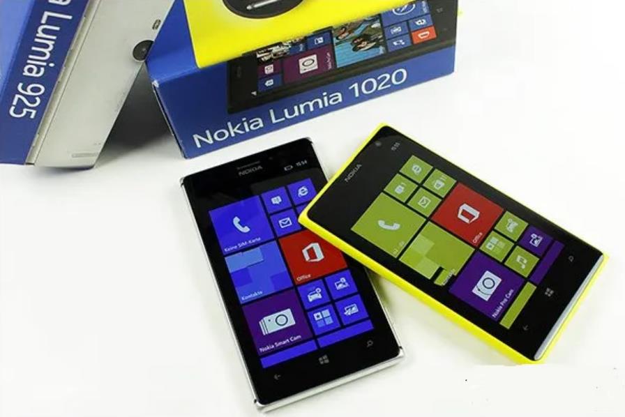 再看诺基亚Lumia1020，美到骨子里，可惜系统是败笔