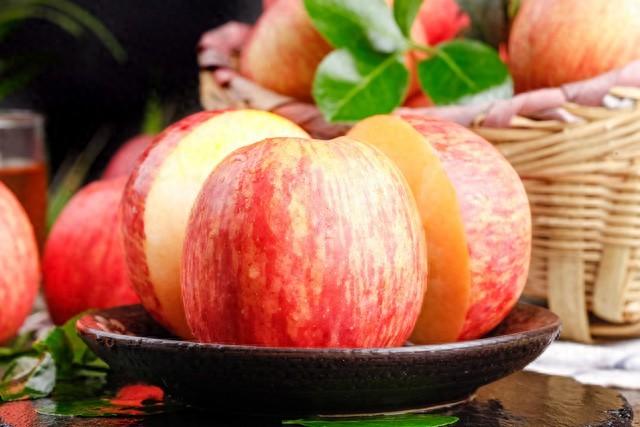 价格凶猛突破7元一斤，红富士苹果再变“摇钱树”，今年怎么了？