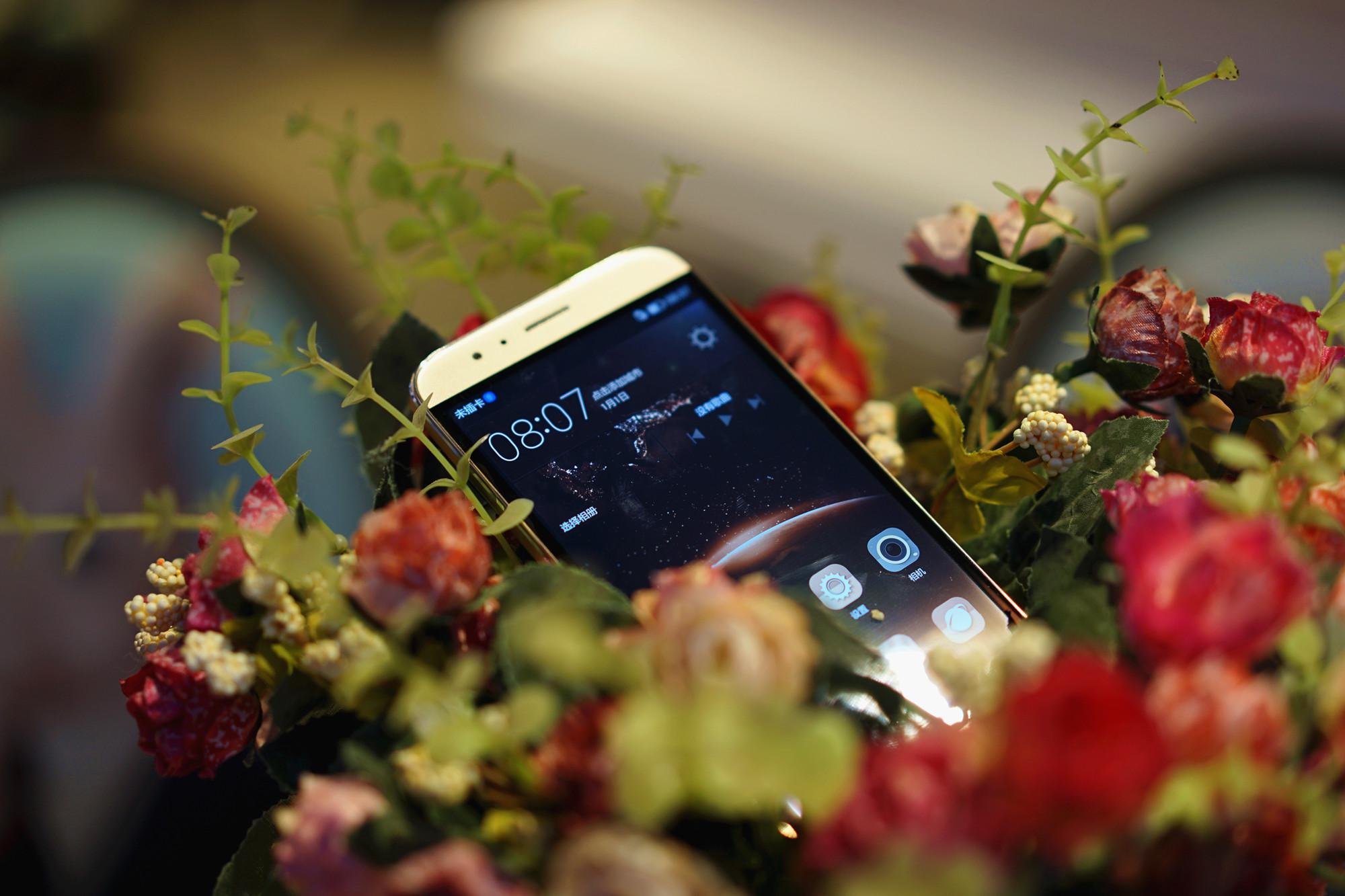 华为麦芒4 测评：都市白领4G全网通小王子，性价比超足