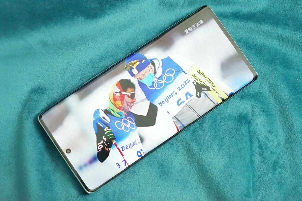 年轻人的时尚之选!荣耀60 SE评测:高颜值双曲屏+极致轻薄爱了