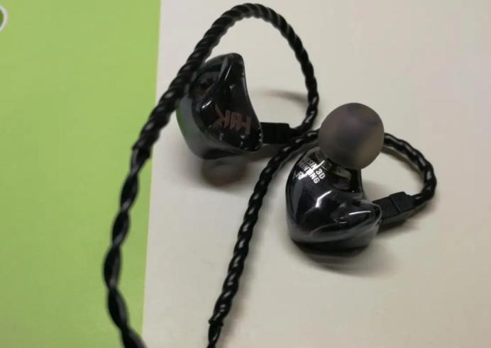 有线耳机哪个牌子好,这几款音质出色,舒适质感好又高级