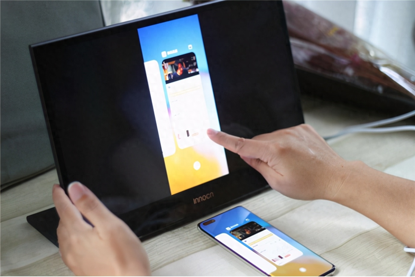 新鲜评测：让手机变身电脑的显示器见过没？只用4步即可完成