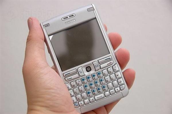 网友晒用了10年的诺基亚E61：这才是真情怀