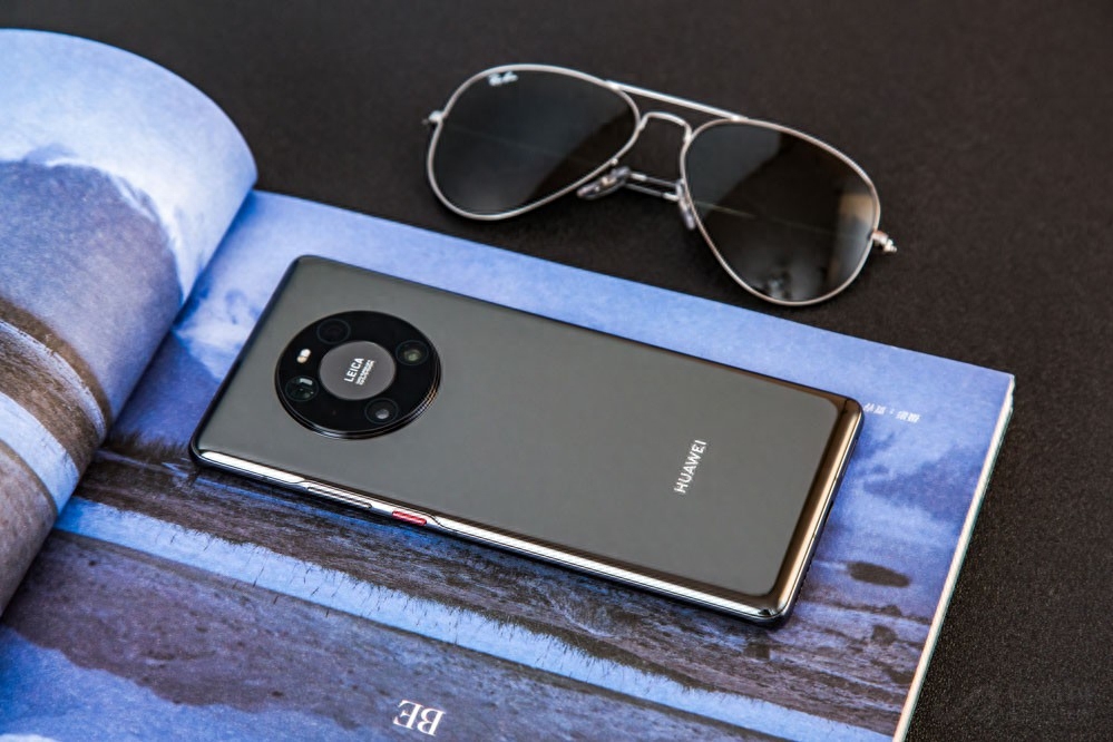 华为和OPPO手机同时用了三年,哪个体验更流畅?不吐不快差距明显