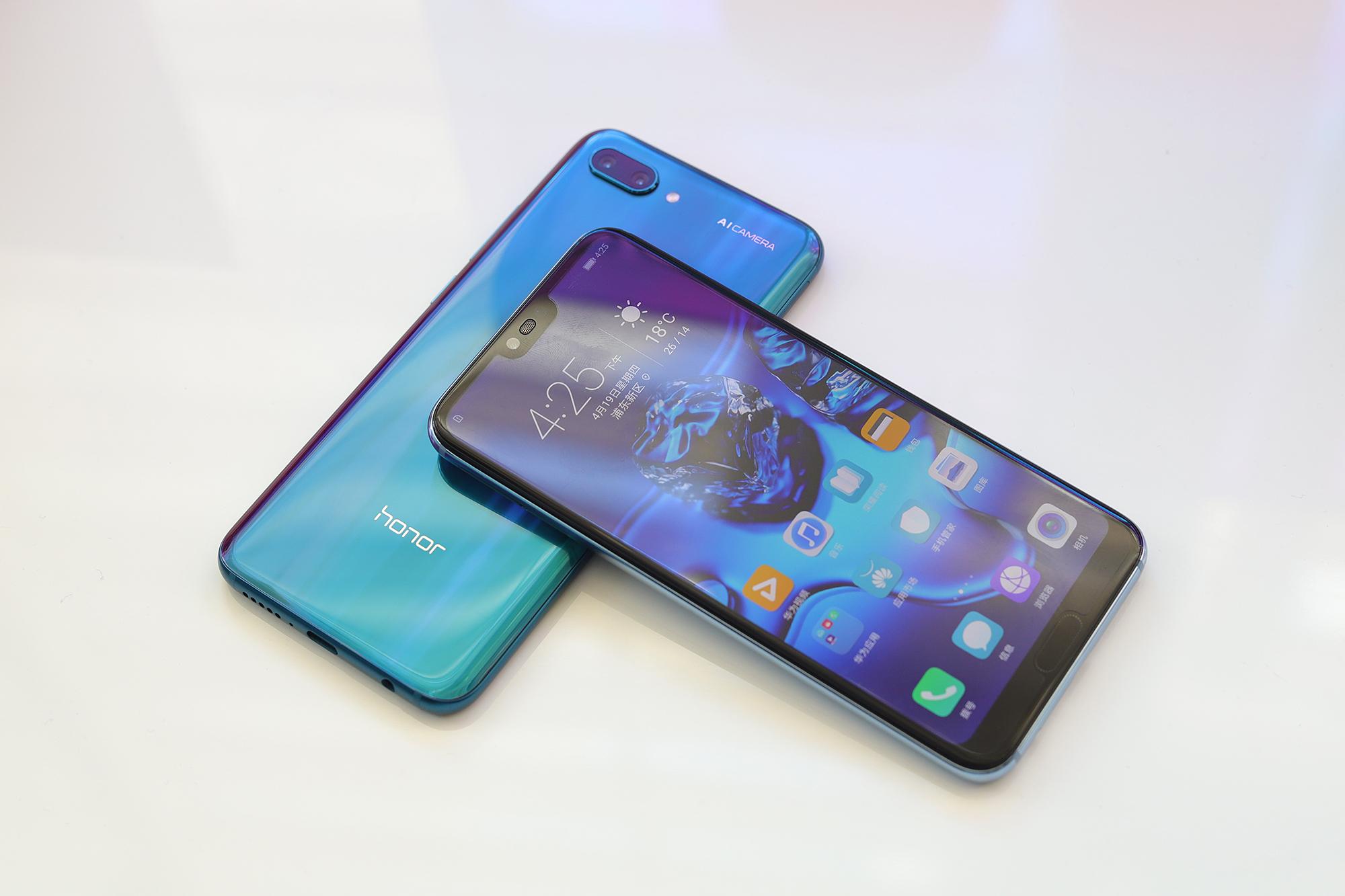 拍照手机别瞎买！这3部才是性价比最高的选择，随便买一个都不亏