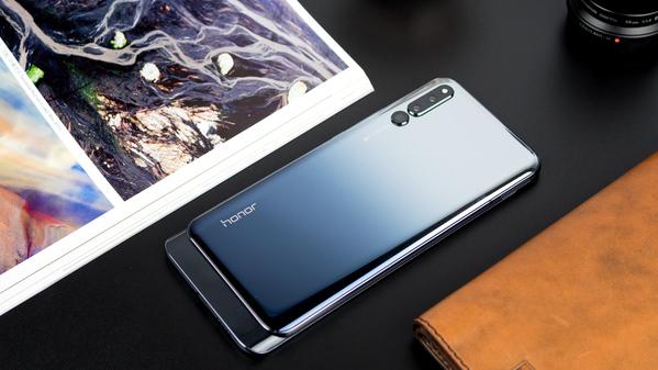 荣耀Magic2全方位体验，明明可以靠颜值，偏要拼实力！