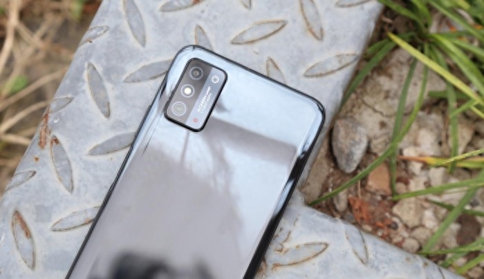 荣耀 X30 Max 体验:大屏大声大电量