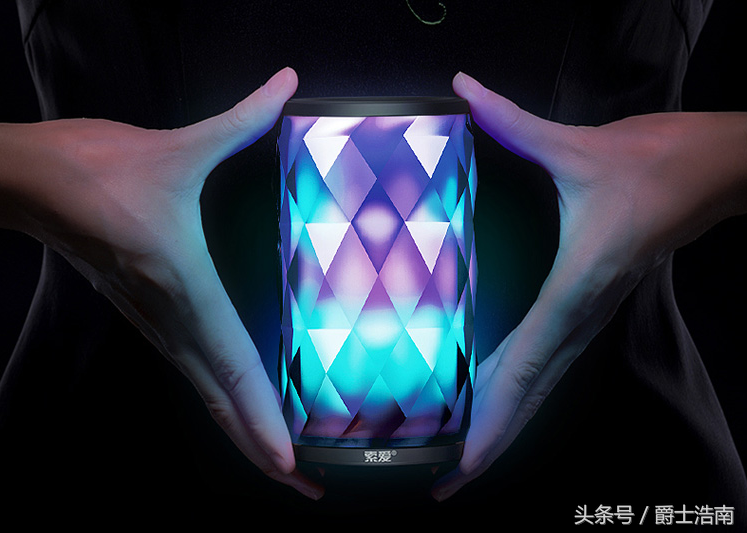 200元的索爱蓝牙音箱开箱试玩：钛合金眼快闪瞎！