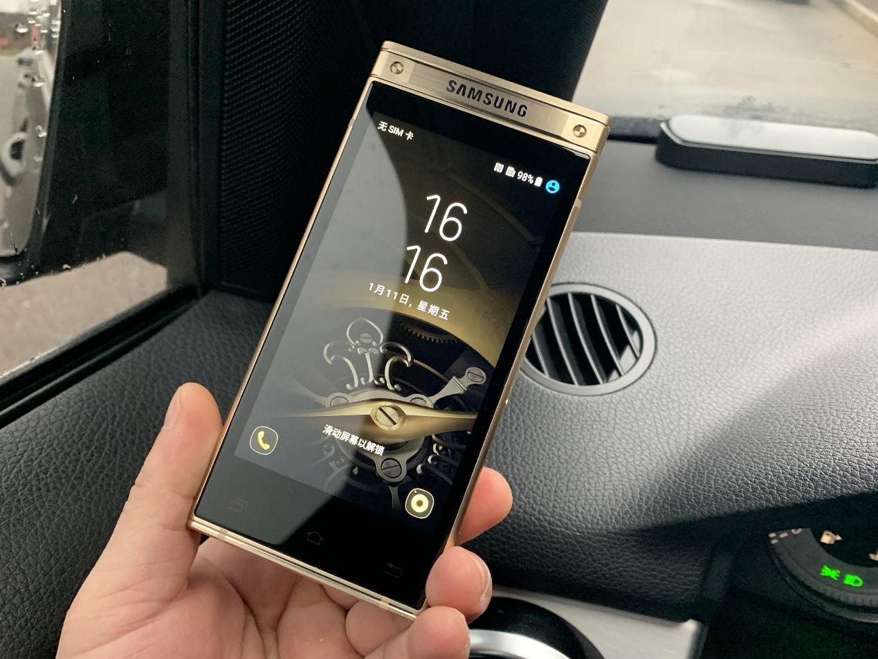 2880！三星W2018价格崩盘，原来是国产品牌的杰作！