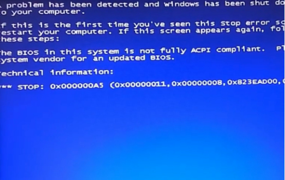 电脑蓝屏时出现一堆英文，它们都是啥意思？算是长见识了