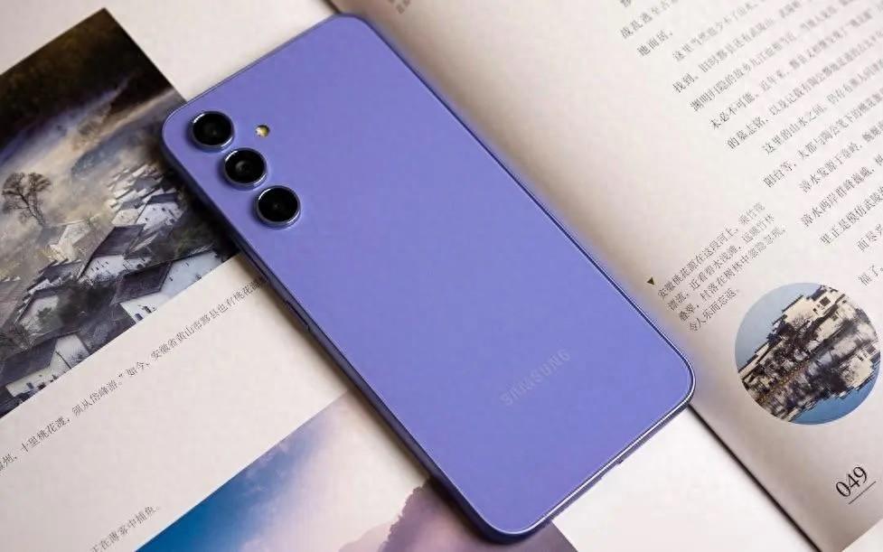 三星手机直降600元，6.4英寸直屏+IP67级防尘防水，降至2399元