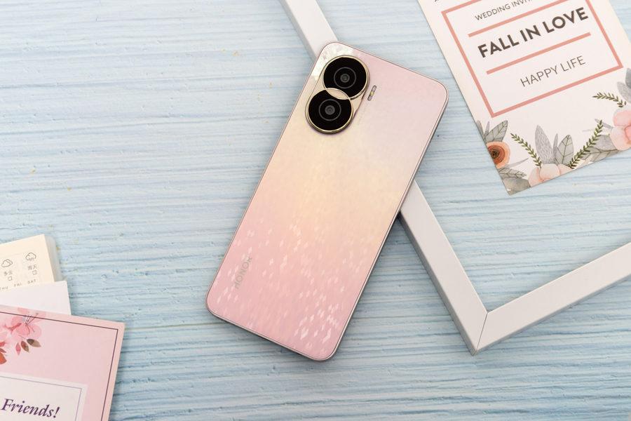 轻薄外形更有出彩呈现,荣耀X40i评测