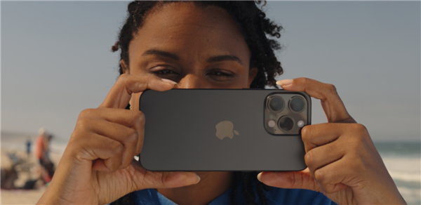 iPhone 15换成Type-C接口 苹果推243元转换器 Lightning线还能接着用