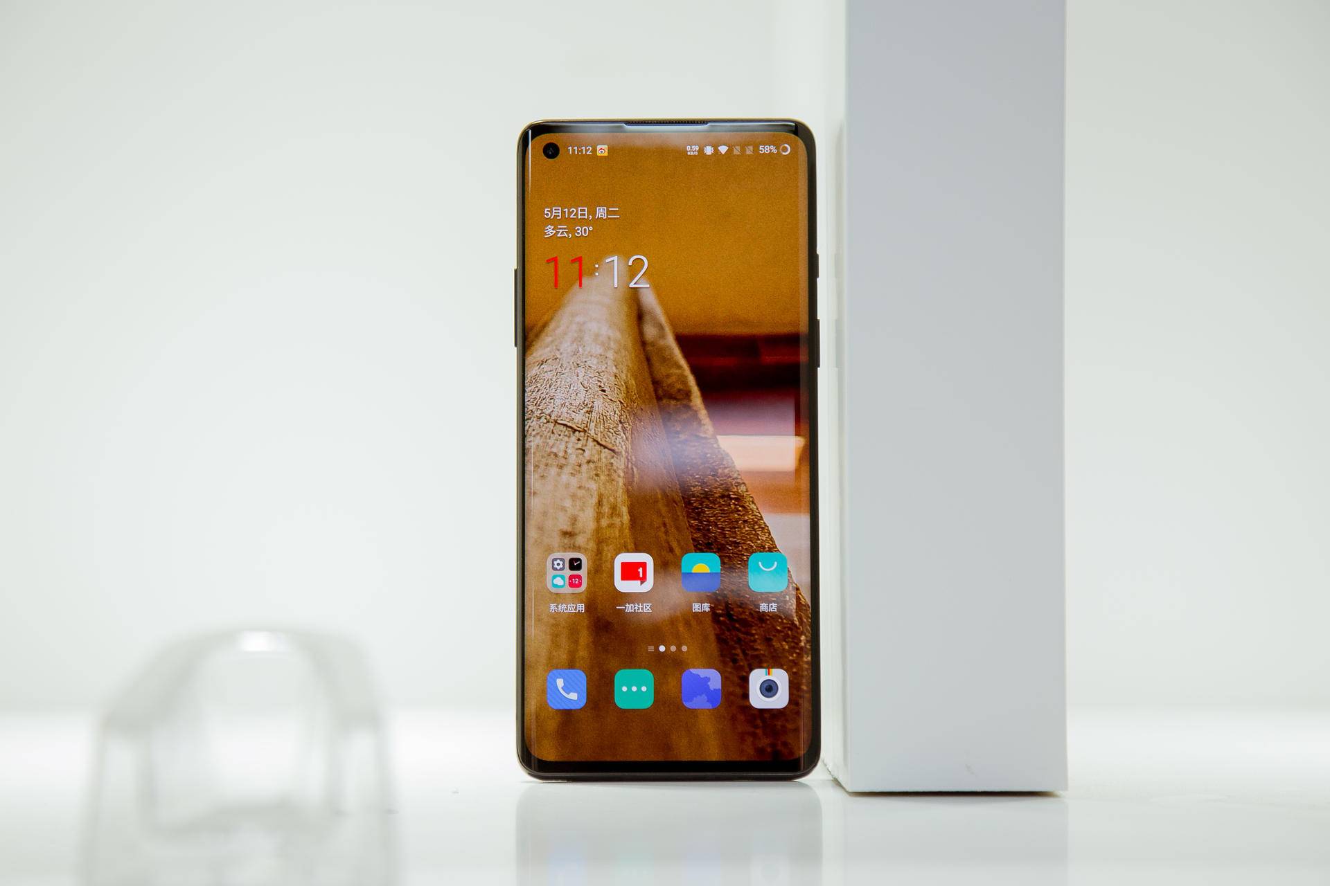 为什么曾被捧上天的一加8，如今却不火了？听听内行人怎么说