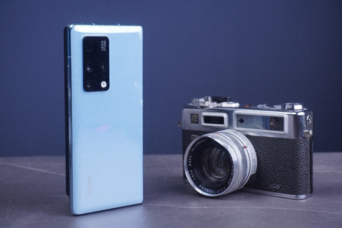 华为Mate X2上手:凭什么,它就敢卖17999?