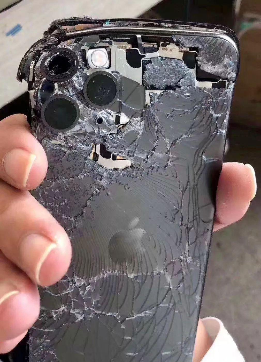 一块屏幕2500，哪家手机维修价格最贵？