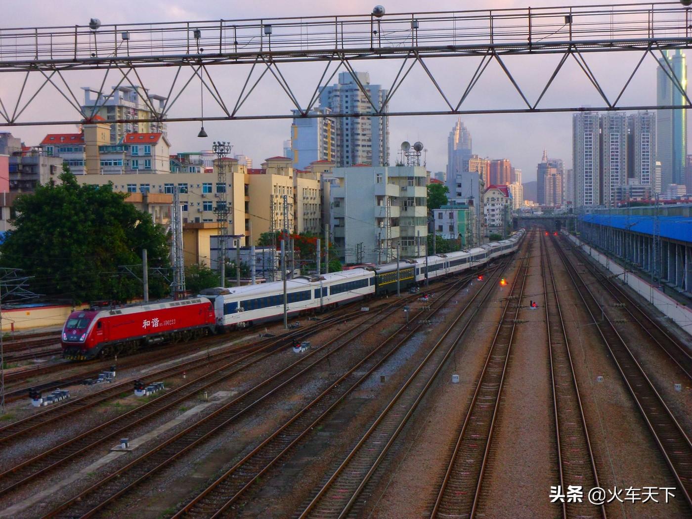一趟从辽宁沈阳到广东深圳的列车,也是深圳唯一到东北的列车