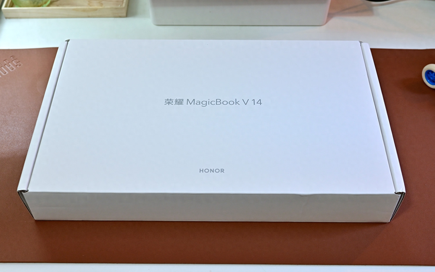 荣耀MagicBook V 14开箱体验，6000元档轻薄旗舰体验怎么样？