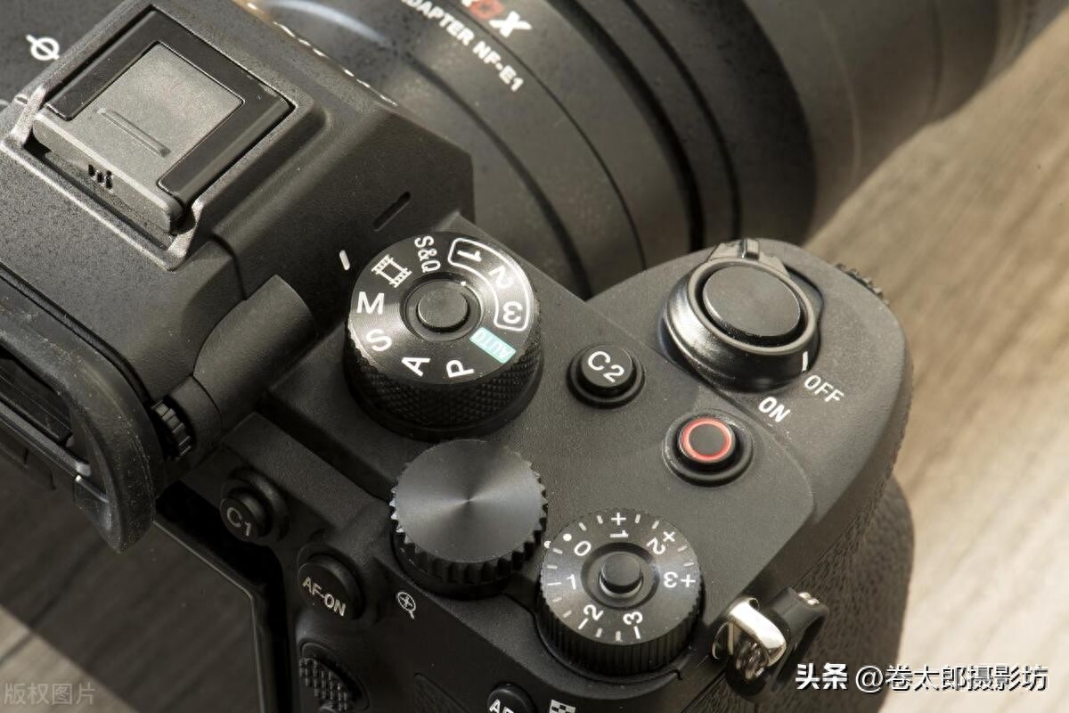 索尼、佳能、尼康各微单品牌有何优缺点?