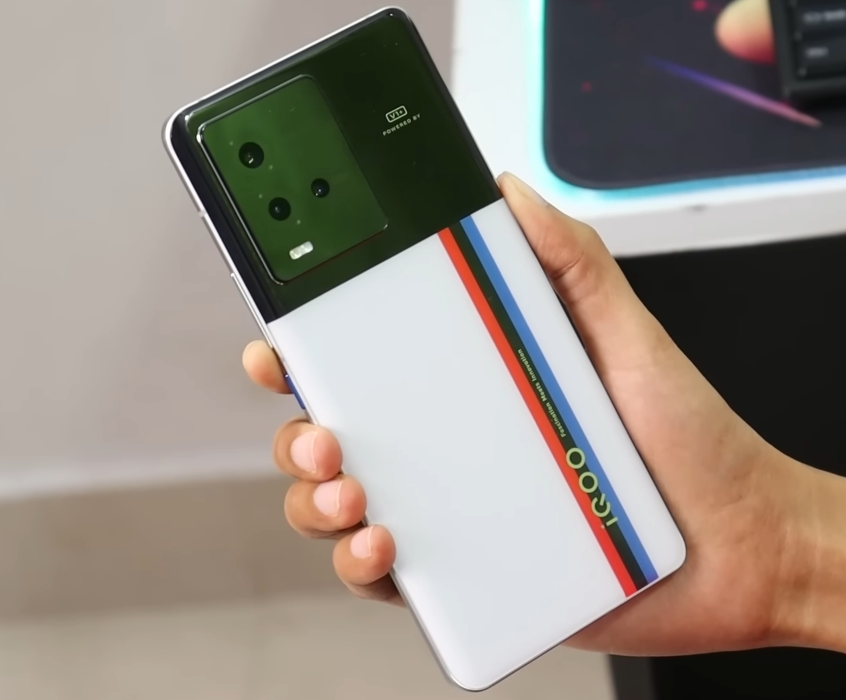 犹豫再三，还是入手了12G+256G版本iQOO10，花了3669元谈谈体验