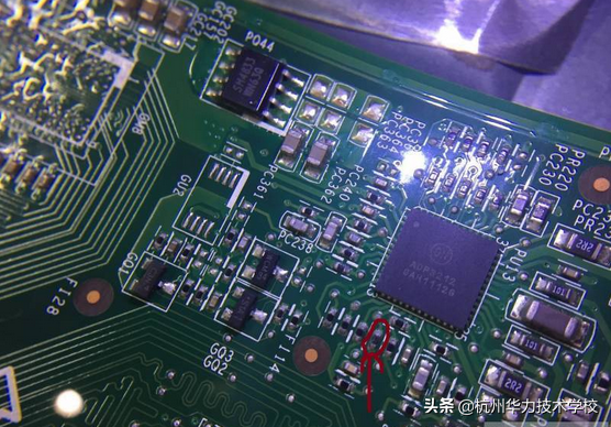 维修联想B340一体机进系统后黑屏故障-杭州华力学校