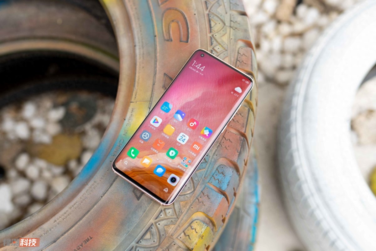 运行够快，拍照清晰，小米 10 将于 3 月 6 日再次开售