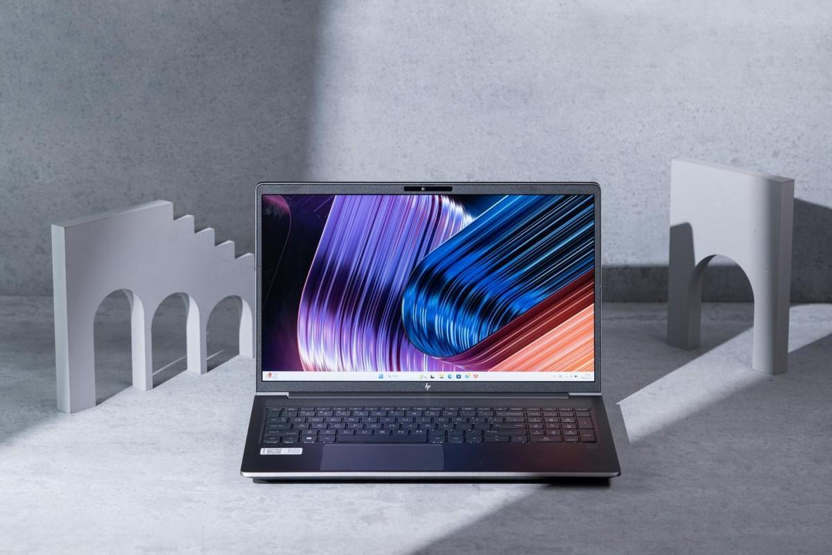 薯条LOGO工作站级高性能设计本：惠普战99 2023锐龙版评测