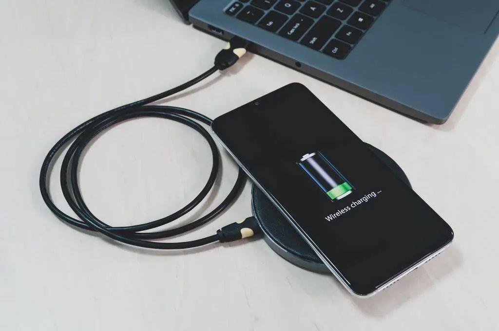 景飞鸿小知识：关于iPhone手机无线充电功率和支持机型