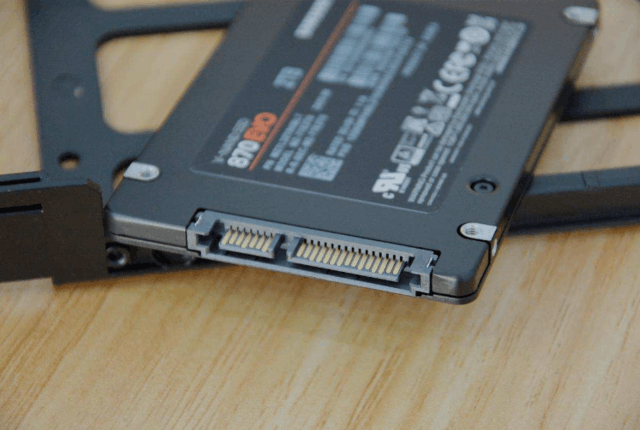 【秒懂知识库】固态硬盘接口有玄机：别买Sata了！1TB M.2 SSD才不到300元