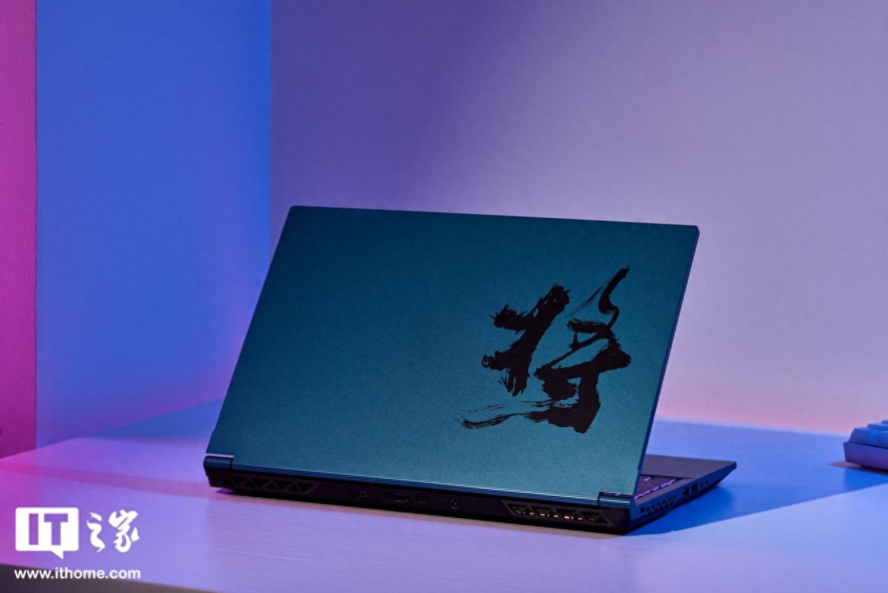 七彩虹将星 X15 AT 22 评测:6000 价位的超高性价比国潮游戏本