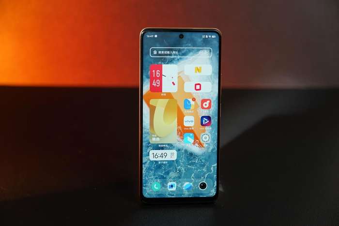 LCD永不为奴！2022年值得买的LCD手机就看这哥仨