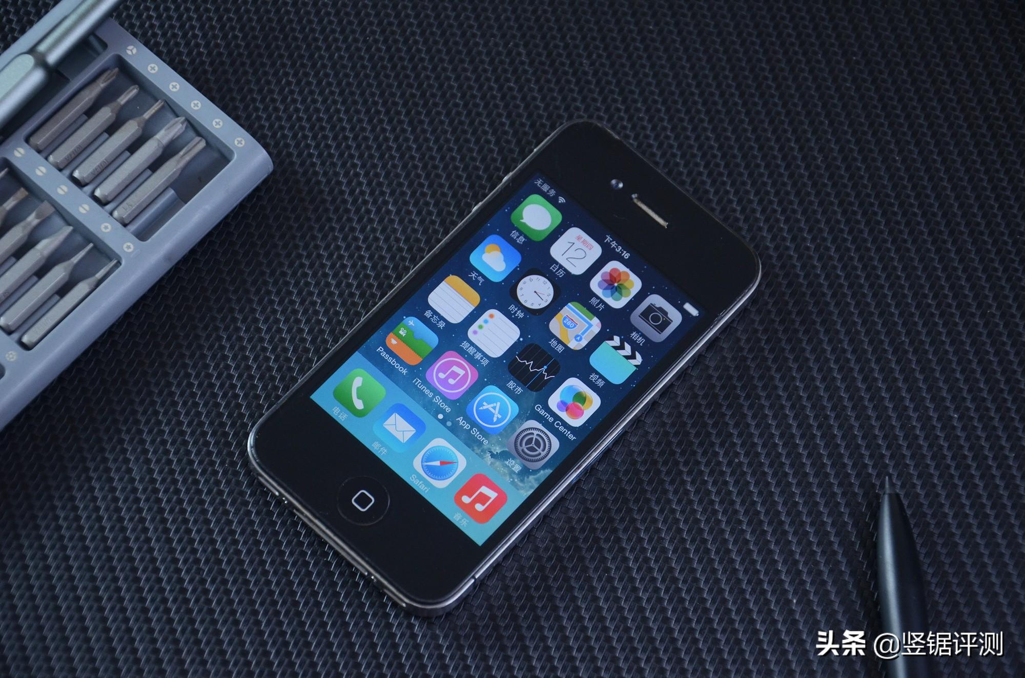 重温经典的iPhone 4手机，现在还能下载应用么？