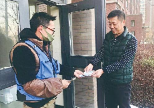 手机下单“回收小哥”上门收废品