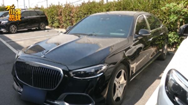 “想砸车!”男子花180万买迈巴赫,结果肠子悔青