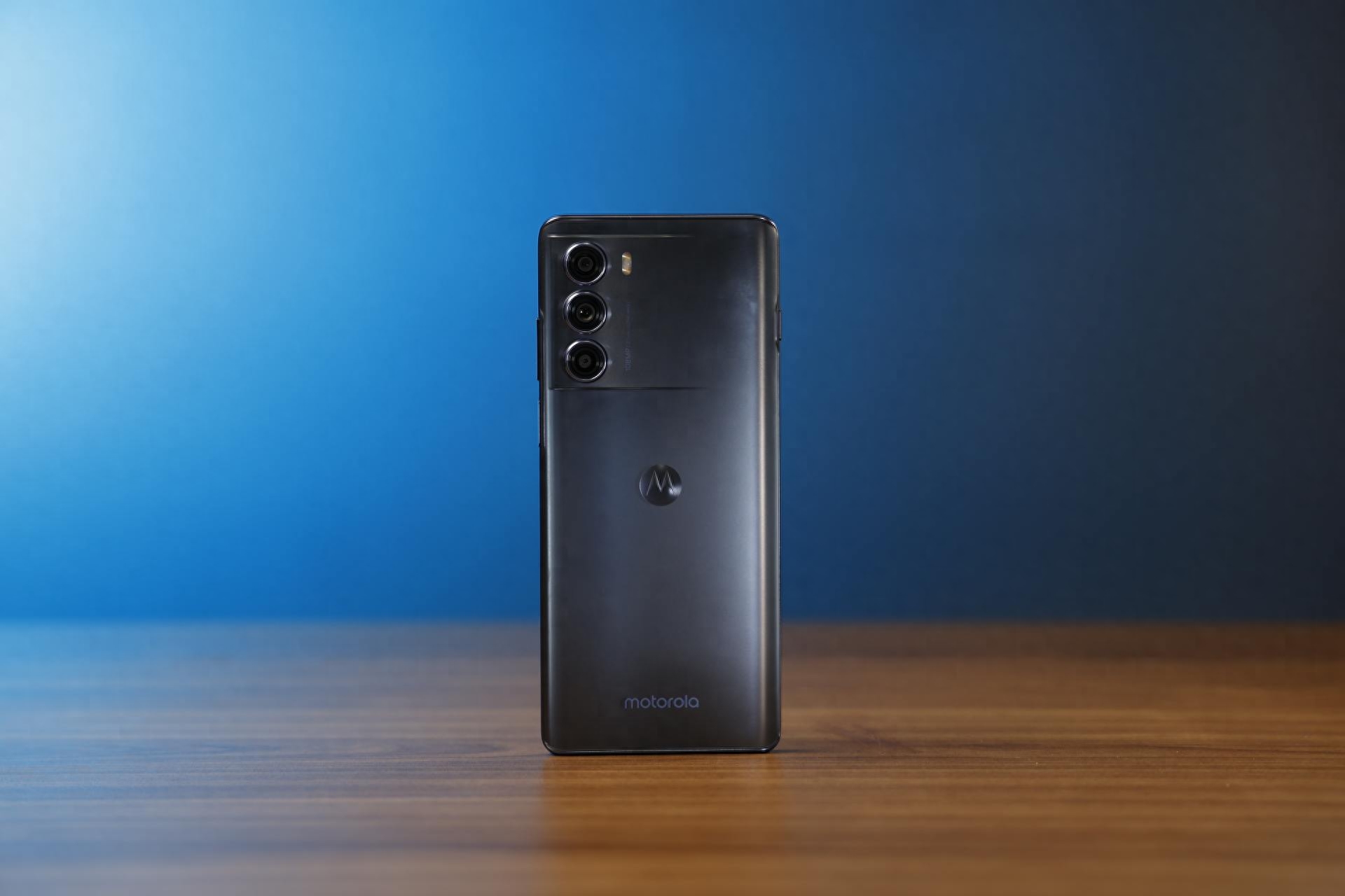 首发价1799!moto edge S30体验,首款888 Plus+LCD屏手机靠得住吗?